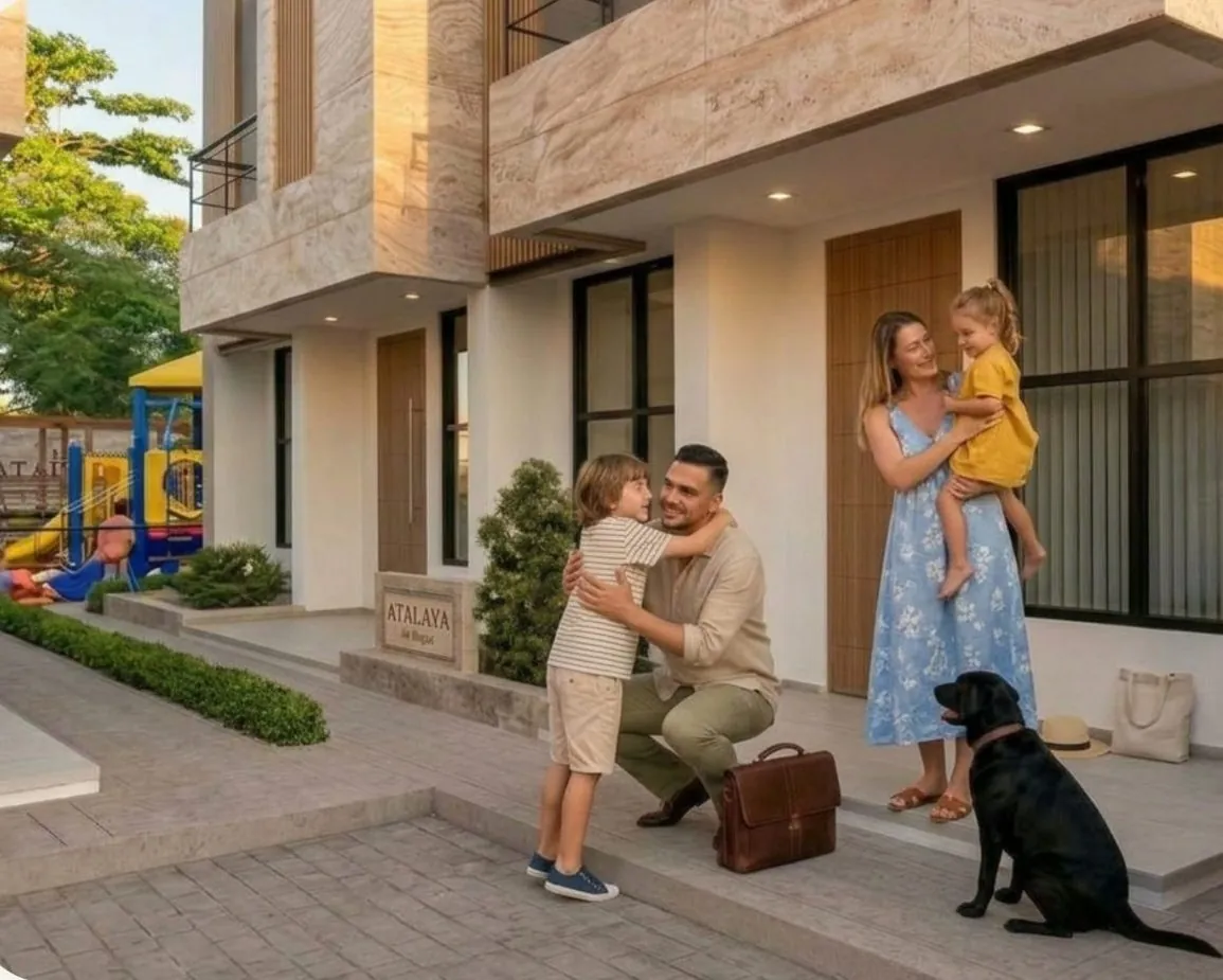 Familia disfrutando su casa en ATALAYA 125
